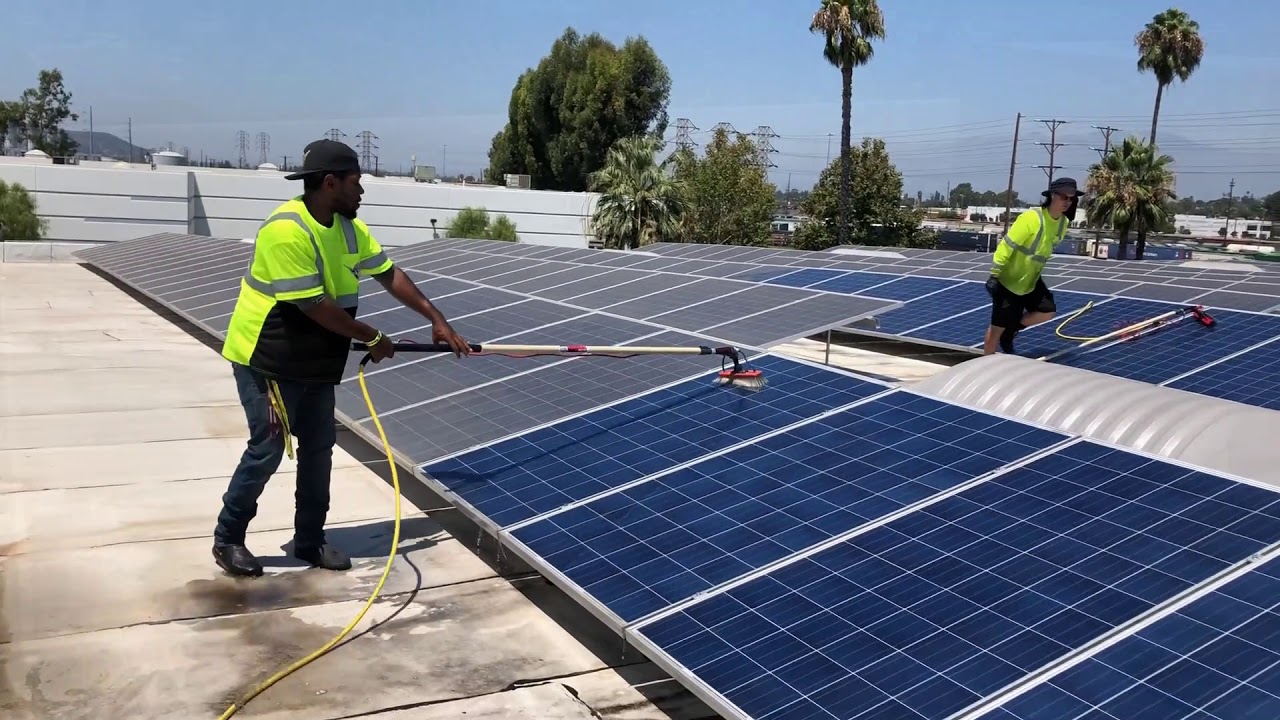 pro solar panel cleaning